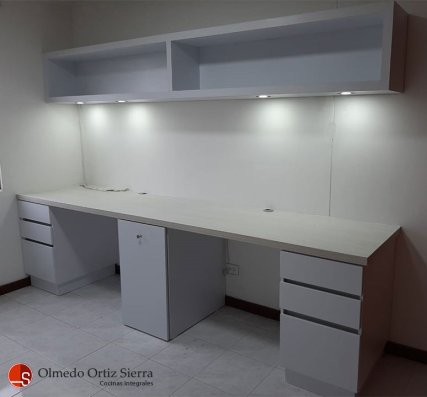 Mobiliario Comercial De Madera