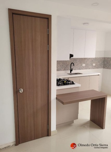 Puerta y Cocina Integral